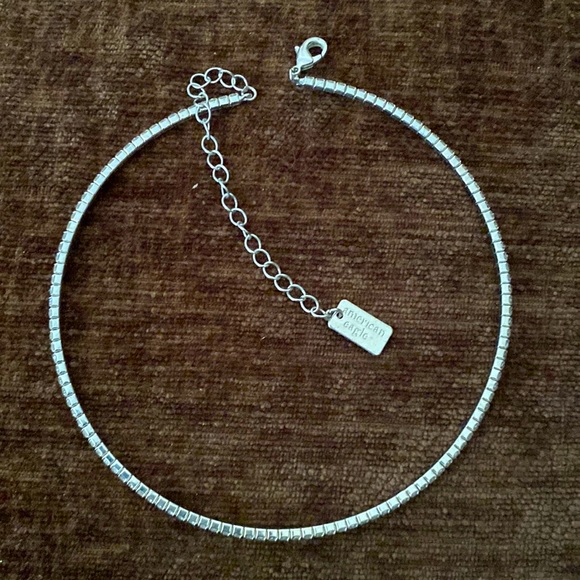 Clear stone choker with silver tone